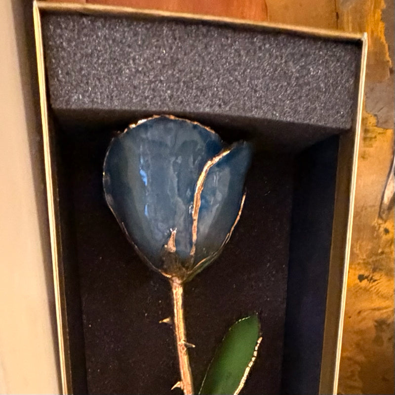 Forever Rose : Enamel and Gold