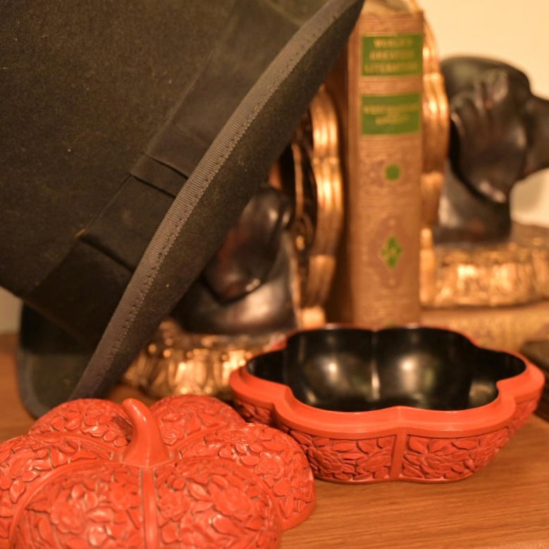 Cinnabar Gourd Shaped Lidded Box