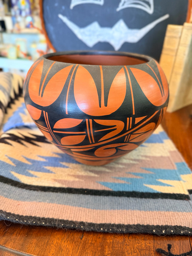 Donald Chinana Tribal Pottery