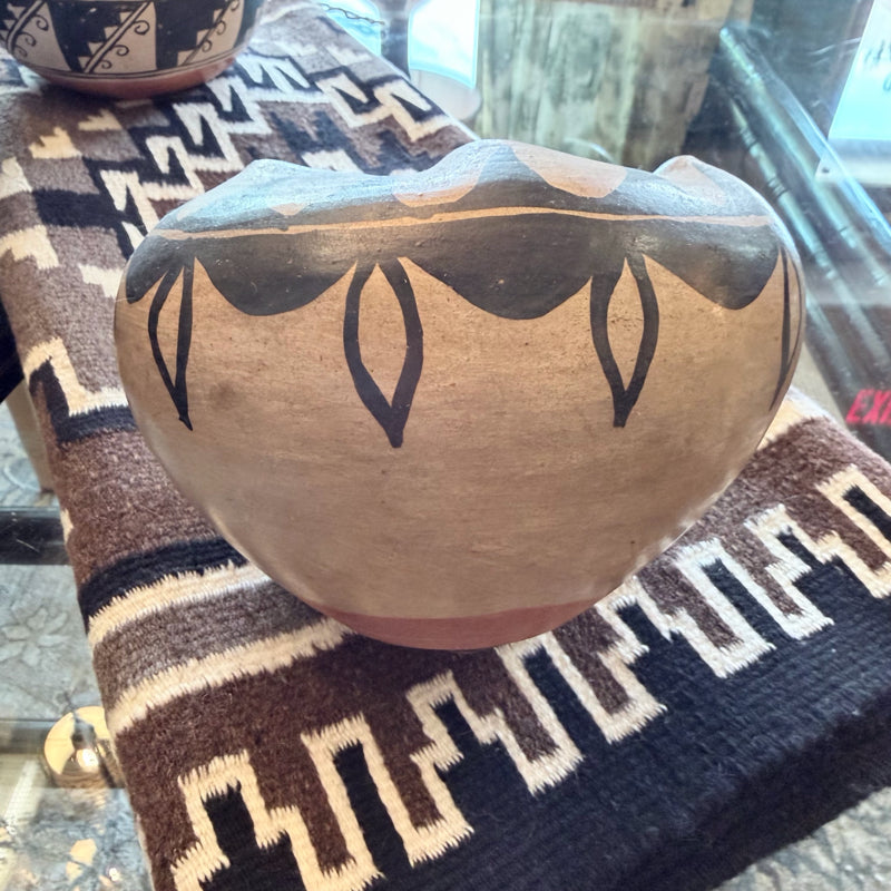 Pueblo Pottery Vintage Santa Domingo