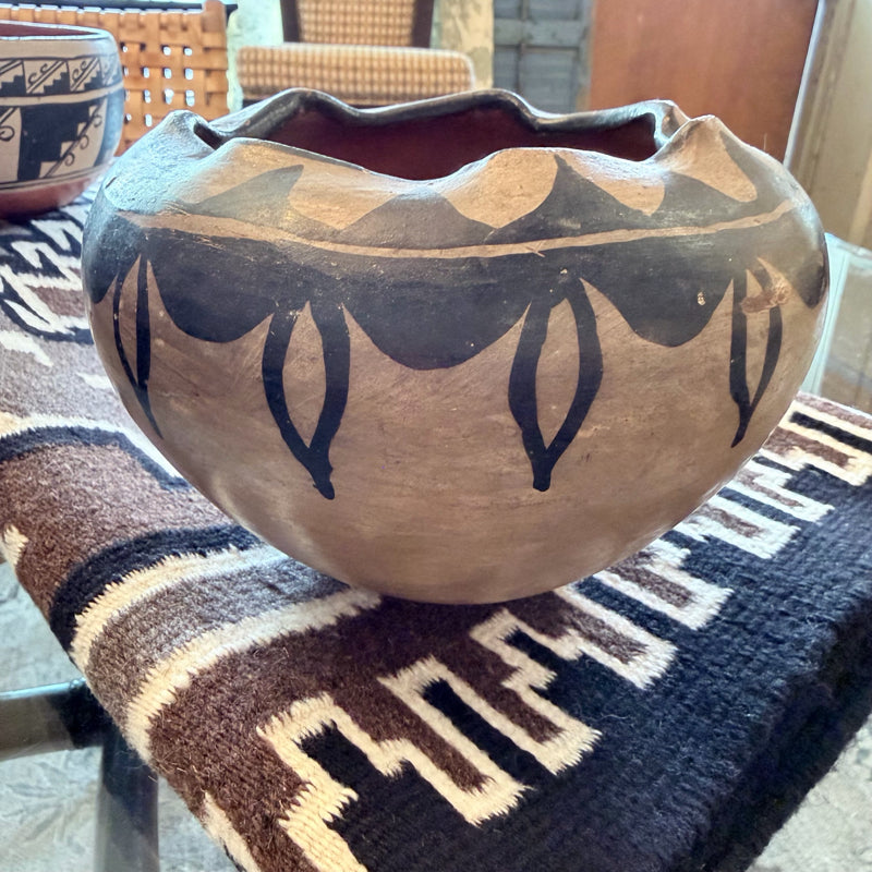 Pueblo Pottery Vintage Santa Domingo