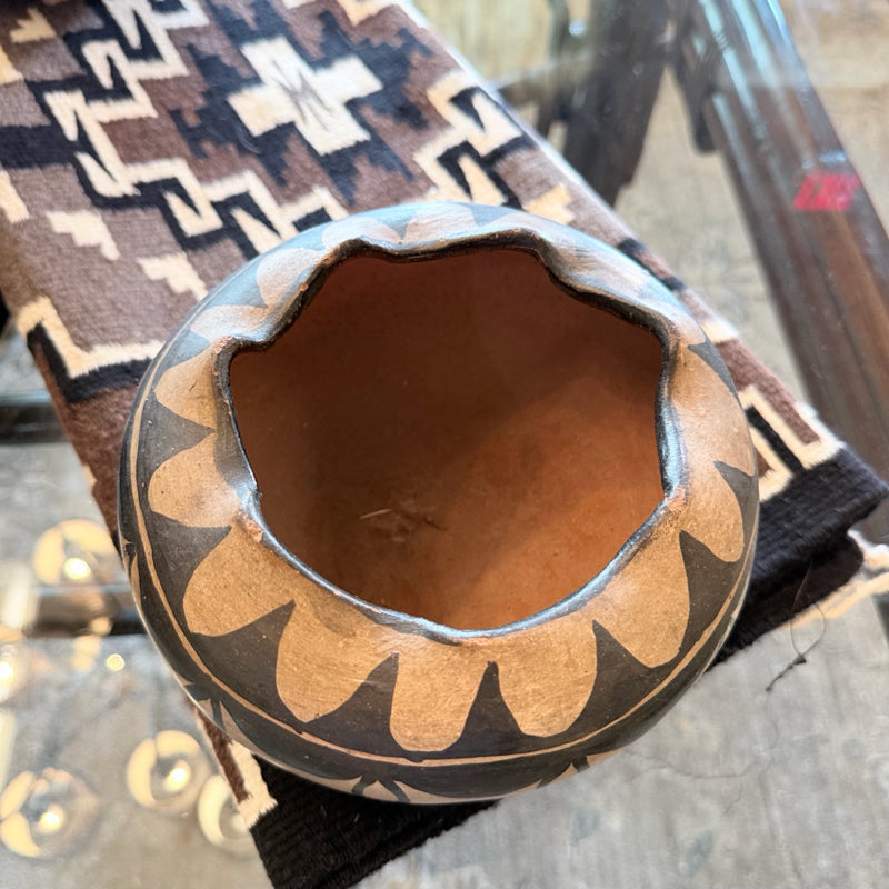 Pueblo Pottery Vintage Santa Domingo
